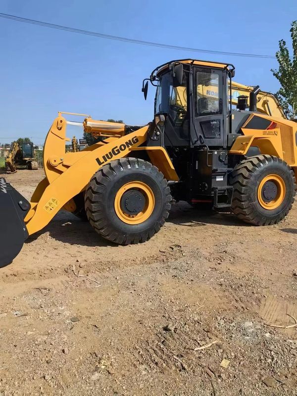 Liugong 856H 5 tonluk tekerlekli yükleyici 6 silindir 1.8-5.6 m3 1 yıl için kova kapasitesi