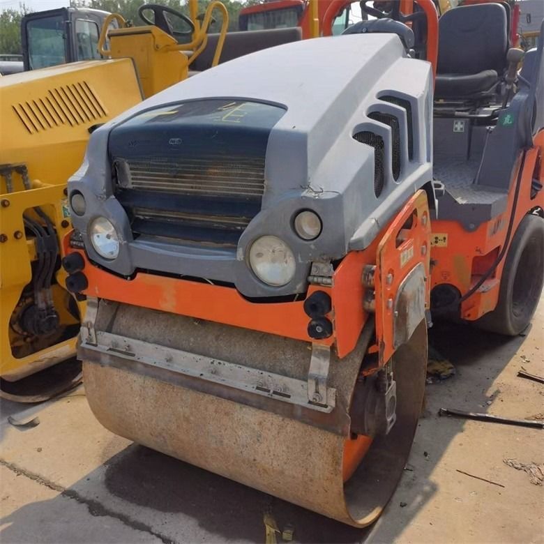 2.5 Ton Kullanılmış Hamm Roller Compactor HD35VT orijinal renkte 28KN heyecanlı kuvvetle
