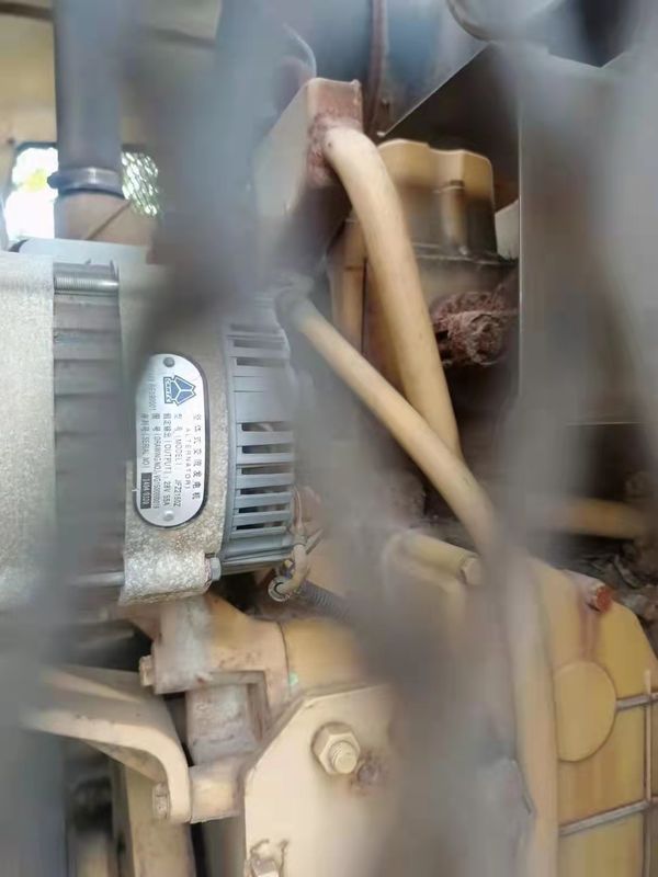SEM 630B Tek Çubuklı Buldozer Yükleyici Ağır Güçlü Zorlu Arazi