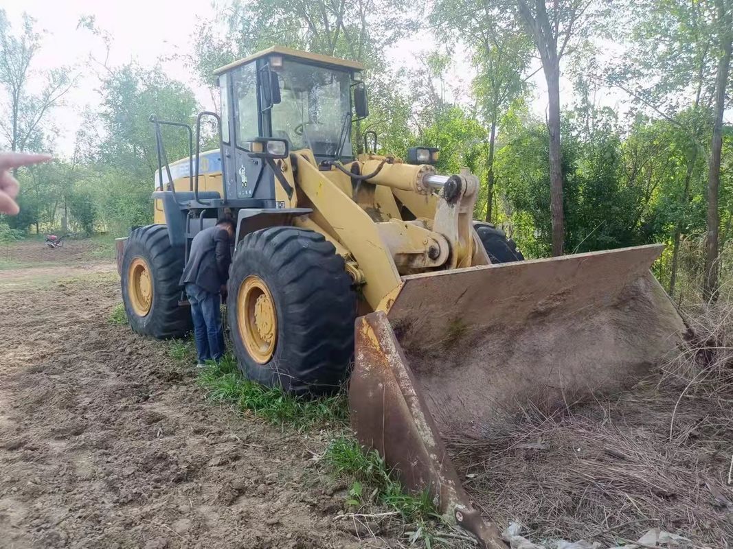 SEM 630B Tek Çubuklı Buldozer Yükleyici Ağır Güçlü Zorlu Arazi
