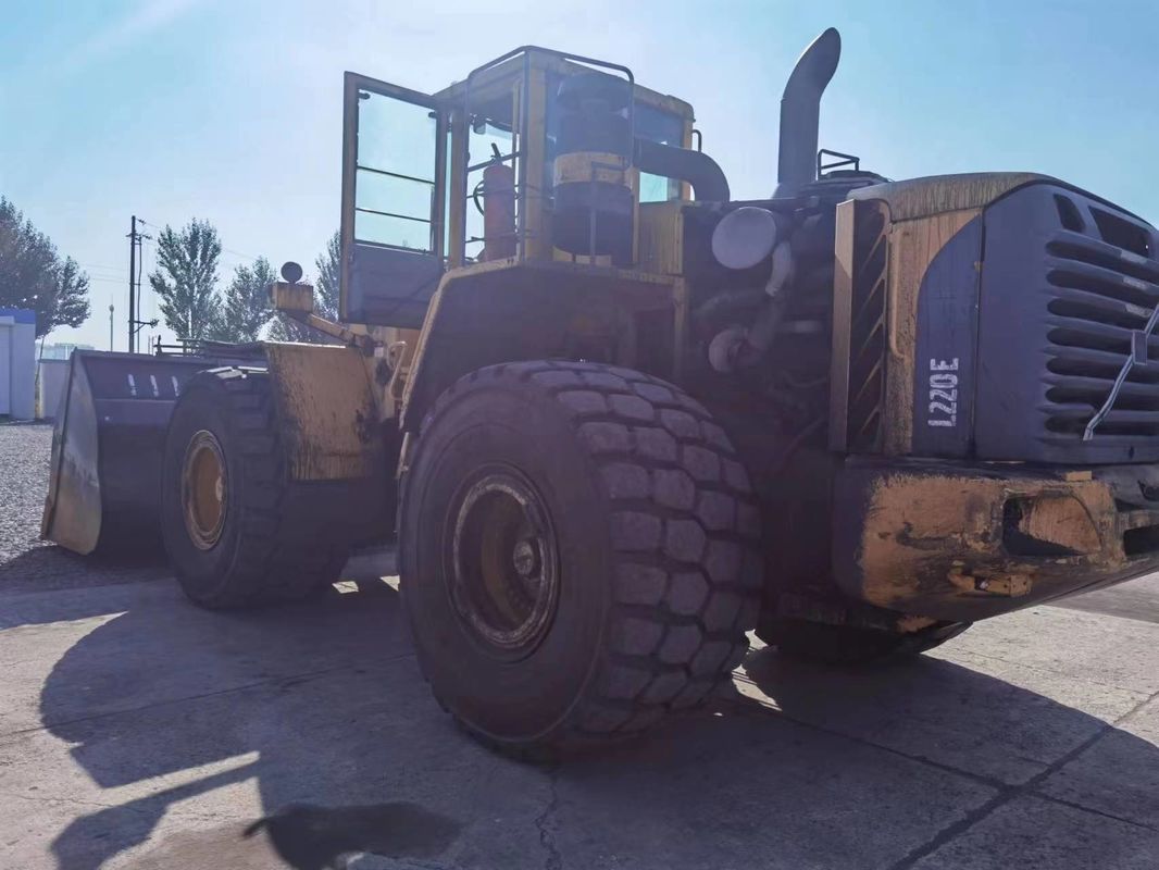 4WD Sürüş Türü Kullanılmış yükleyici VOLVO L220E Orijinal Tasarım Tekerlek Kaydırma-Könüllü Yükleyici Hareketli Tür