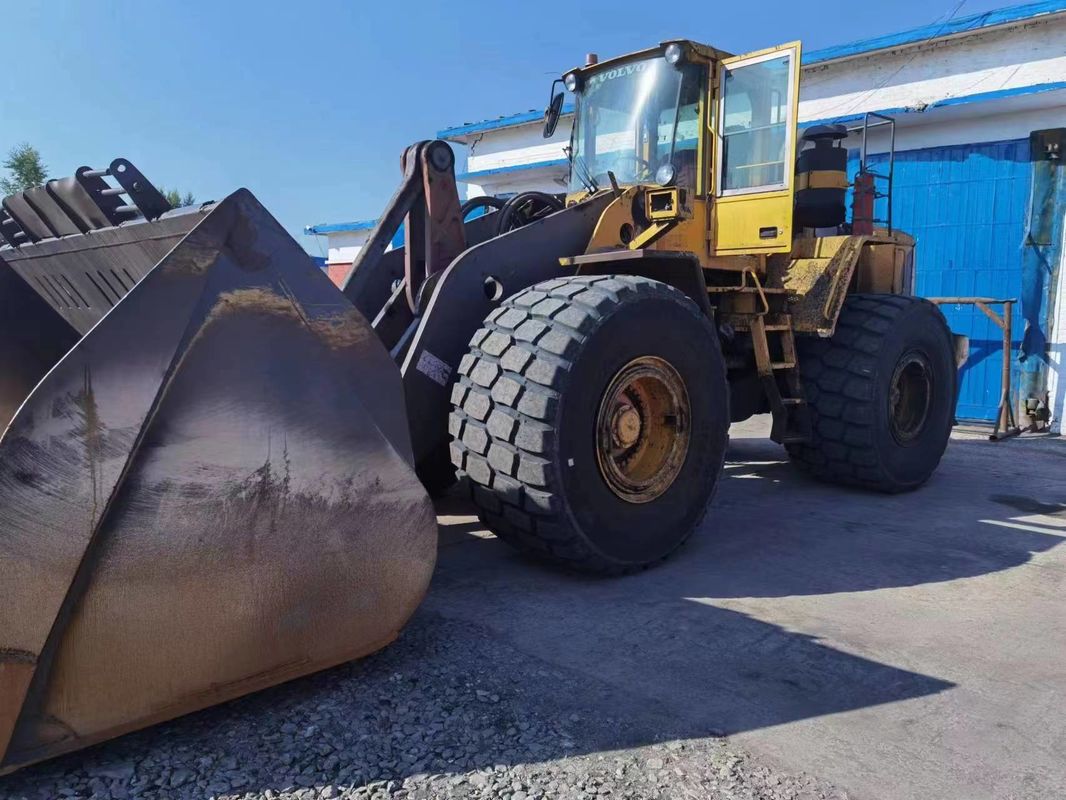 4WD Sürüş Türü Kullanılmış yükleyici VOLVO L220E Orijinal Tasarım Tekerlek Kaydırma-Könüllü Yükleyici Hareketli Tür