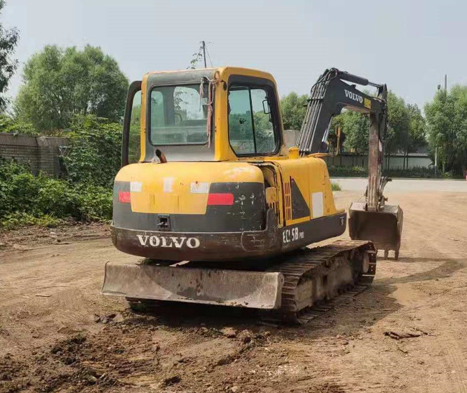 İsveç yüksek kaliteli Volvo EC55B PRO sürünen kazma makinesini neredeyse yeni kullanıyor