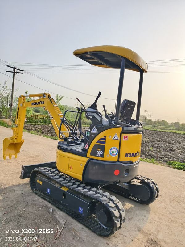 2 tonluk Sertifikalı Kullanılmış Komatsu PC20MR Sürünen Kazı Makinesi Neredeyse Yeni