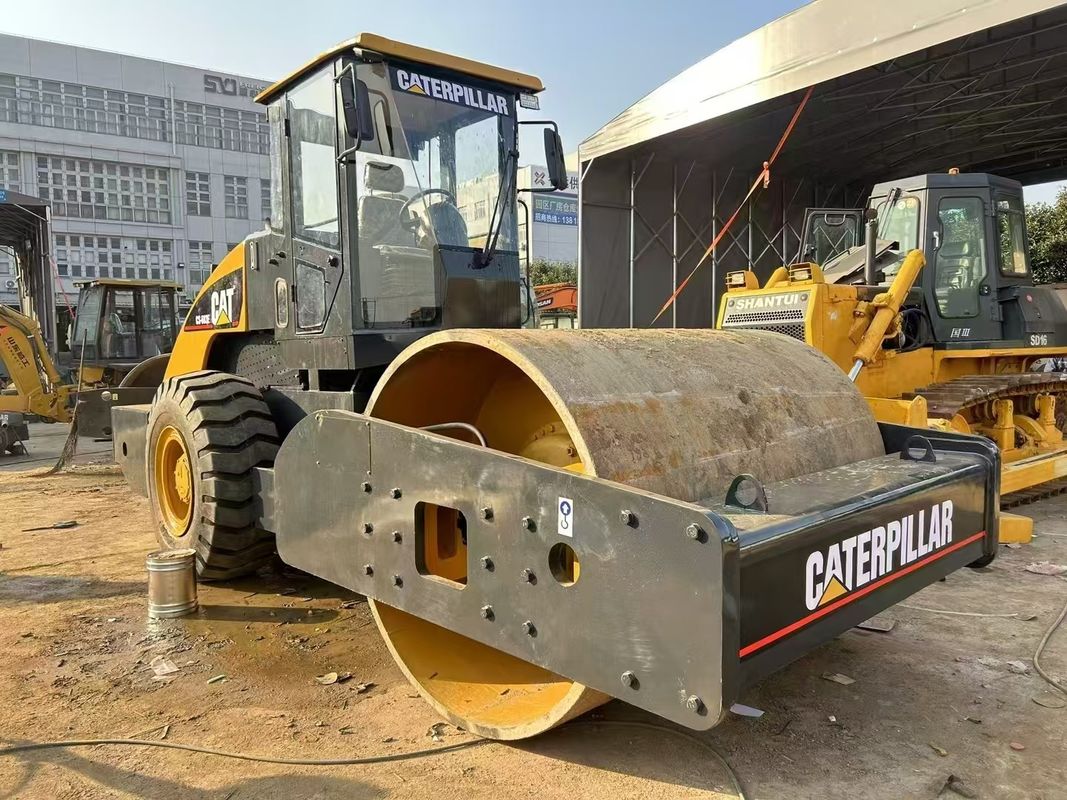 Kullanılmış CAT CS-683E titreşimli rulo sıkıştırıcı 1.8 mm Amplituda 134 kW Motor gücü