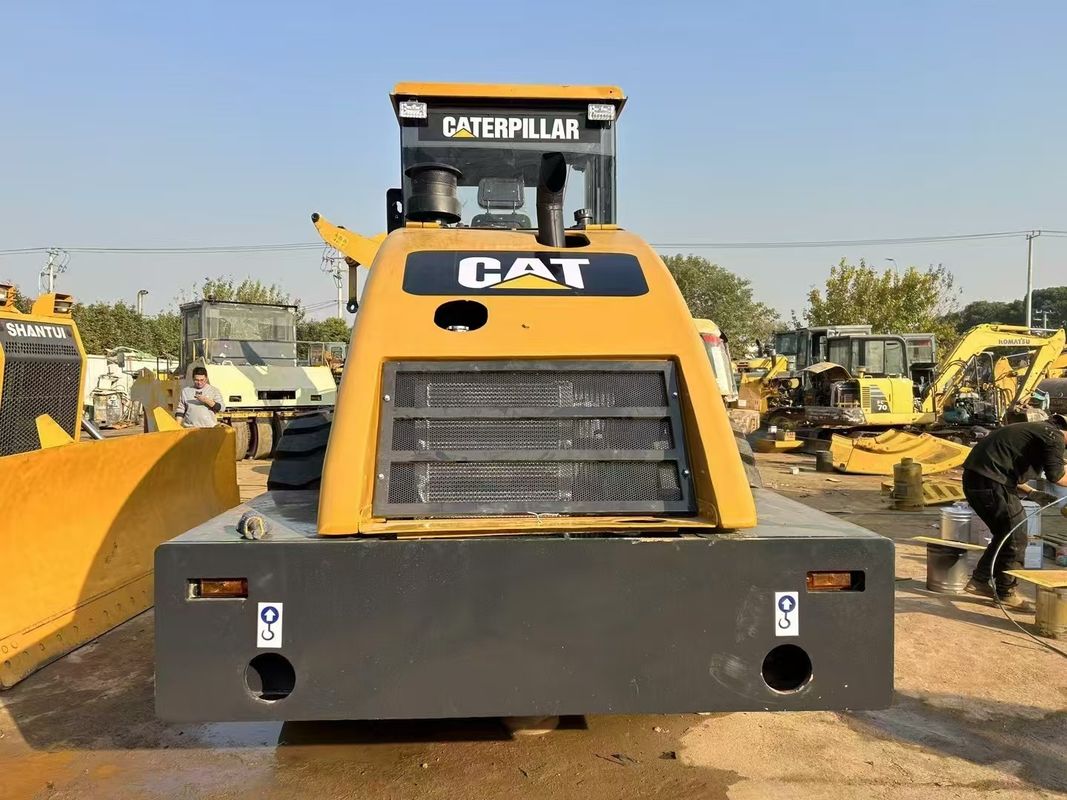 Kullanılmış CAT CS-683E titreşimli rulo sıkıştırıcı 1.8 mm Amplituda 134 kW Motor gücü