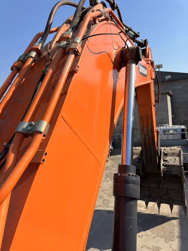 Kullanılmış Doosan DX560LC sürünen kazma makinesi satılıyor Yüksek kaliteli ikinci el inşaat ekipmanları