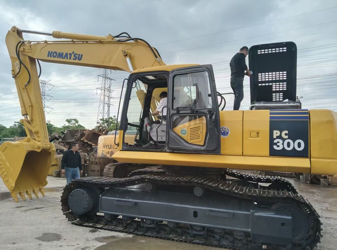 Kullanılmış Komatsu PC300-7 Excavator 180 kW Motor Gücü Hidrolik Crawler Digger