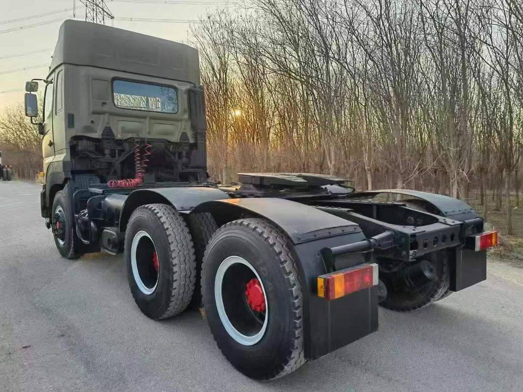 Kullanılmış HINO 700 Traktör Kamyon Taşıma Uzunluğu 7.18 M Asıl Renk