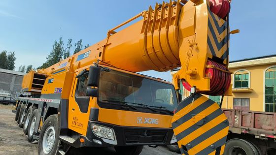 Yüksek kaliteli kullanılmış vinç XCMG 200 ton iyi durumda